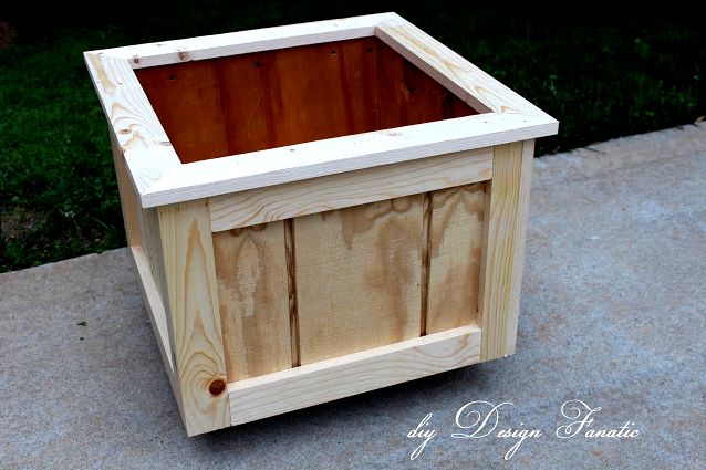 Outdoor project - Make planter boxes, from DIY Design Fanatic