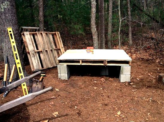 recycled wood pallet chicken coop